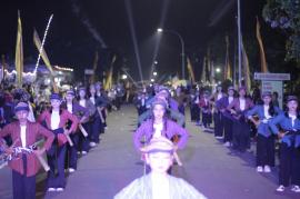 Bergada Kalurahan Mandiri Budaya Ngeposari Tampil Meriah di Semanu Night Carnival 2025